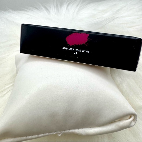 FENTY CHEEKS SUEDE POWDER BLUSH - IN SHADE SUMMERTIME WINE - Picture 2 of 4